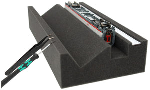 Premium Locomotive Bench H0 / 00 Scale with Magnetic Strip and Additional Maintenance Shaft – Ideal for H0 & 00 Models